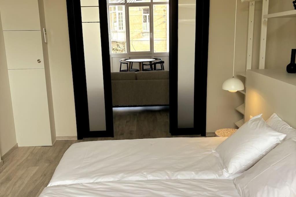 Apartamento Au Cabinet Childeric Tournai Exterior foto
